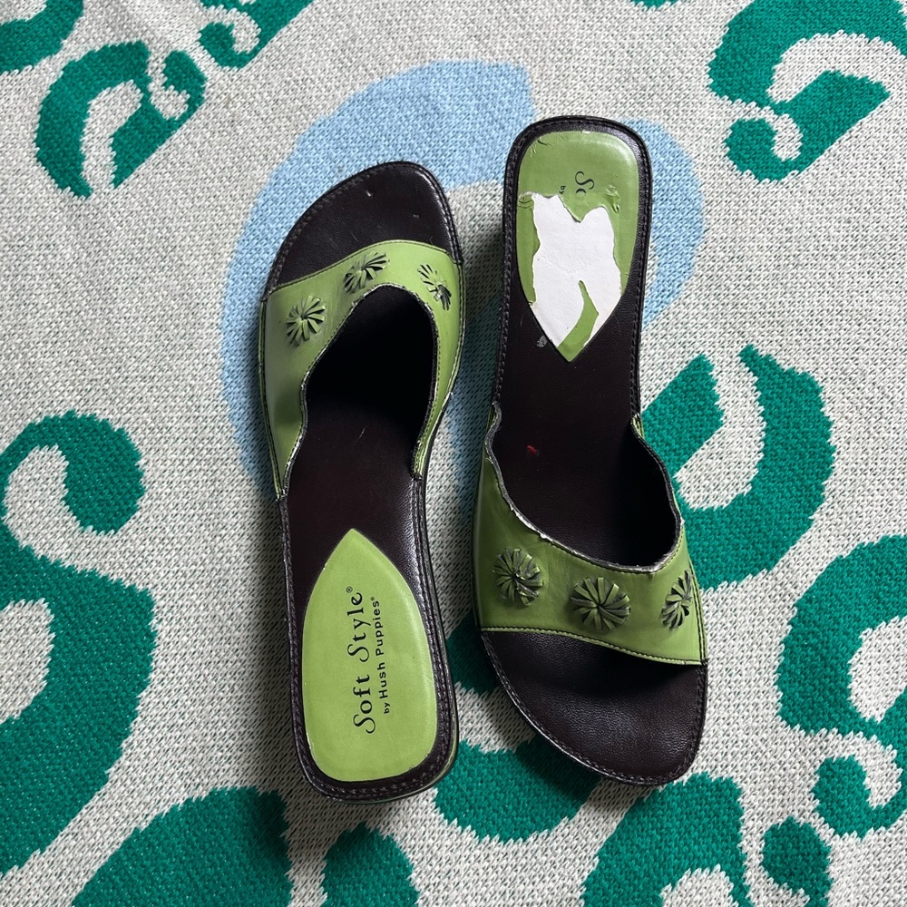 DEADSTOCK 90s chunky heel sandals